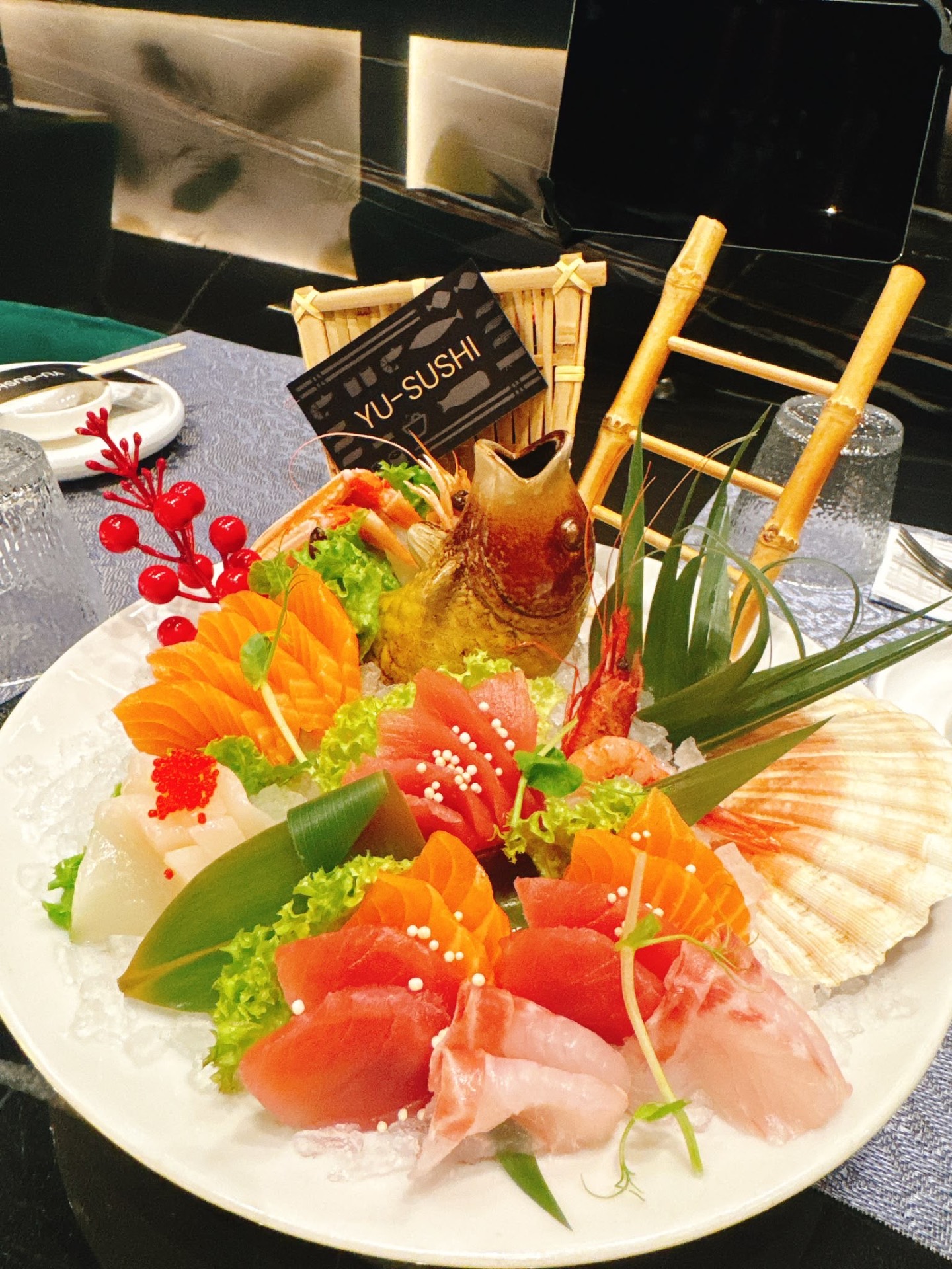Piatto di sashimi misto Yu-Sushi